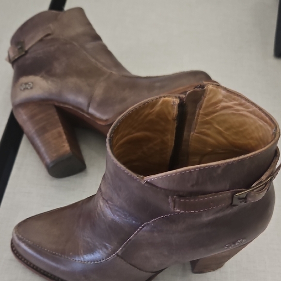 Bed Stu Distressed Brown Ankle Boots - Picture 3 of 8